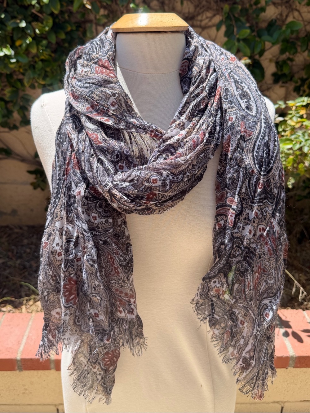 Lightweight Paisley Fringe Scarf - Black & Brown